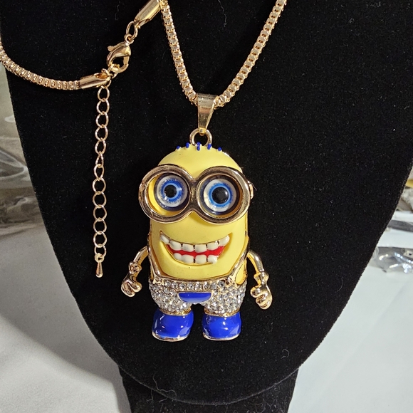 Minion Sweater Necklace - Picture 11 of 17